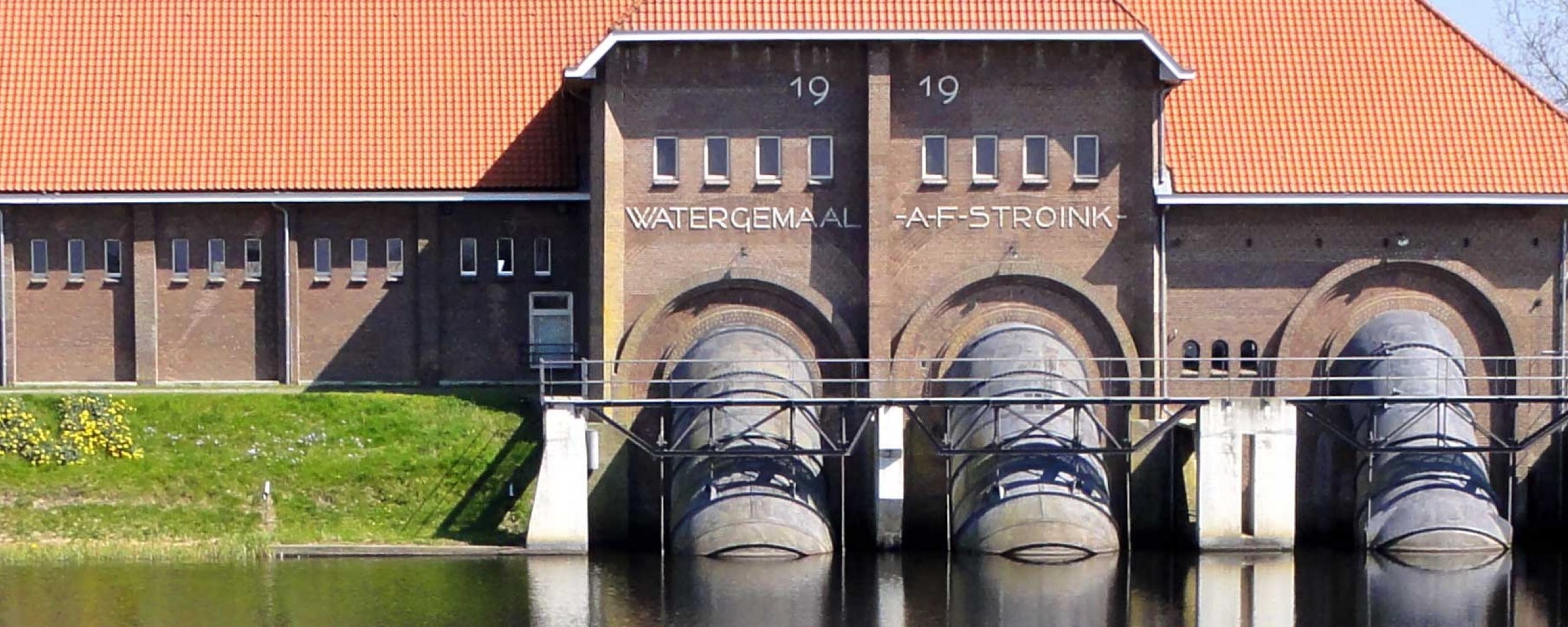 schermafbeelding Aquo-website met foto gemaal Stroink